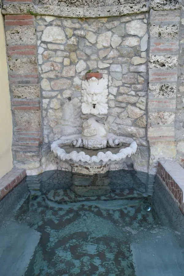 La Calona Daire Camaiore