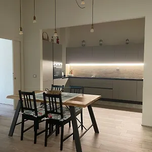 Appartamento In Centro Storico., Camaiore