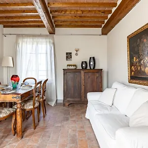 Appartamento La Mandolata W Pool & Parking!, Camaiore